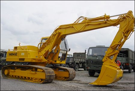 Atlas 1404LC Tracked Excavator - ex military vehicles for sale, mod surplus