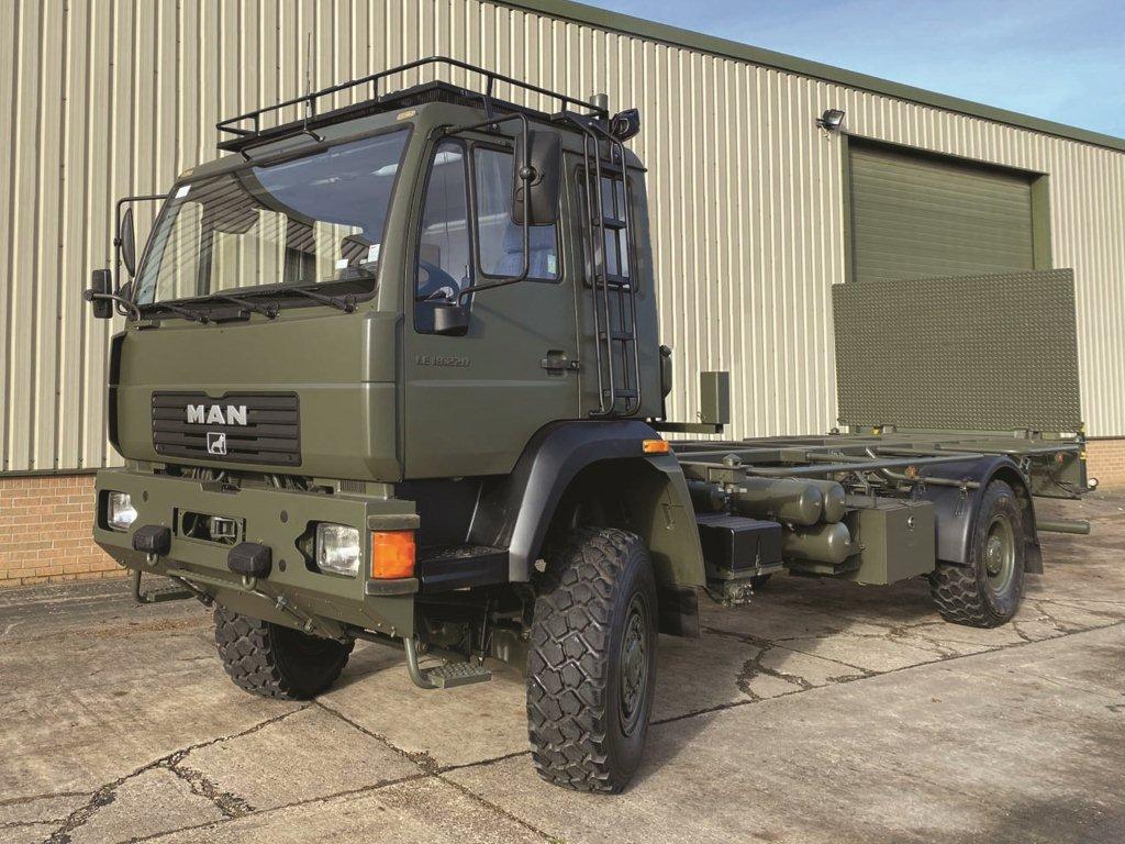 MAN 18.220 4x4 cargo truck with twist locks and tail lift - ex military vehicles for sale, mod surplus